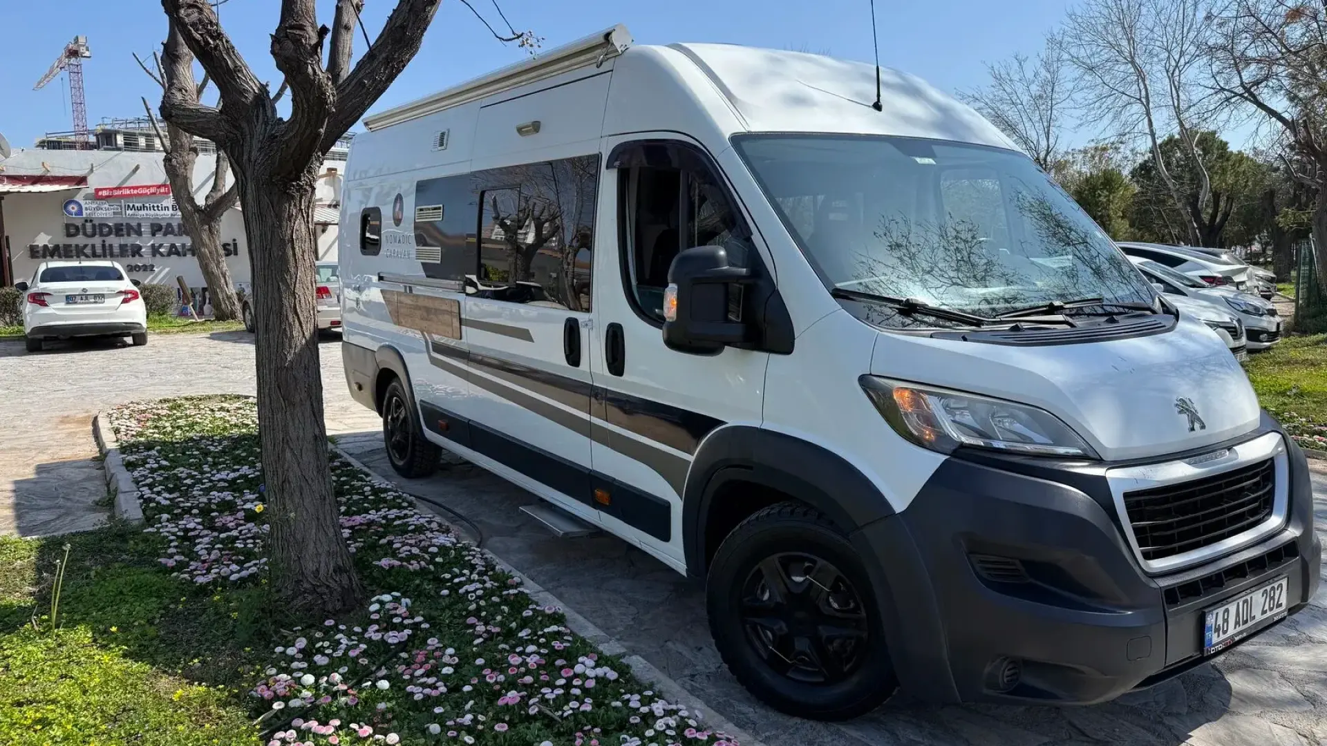 Campervan Nomadic 1