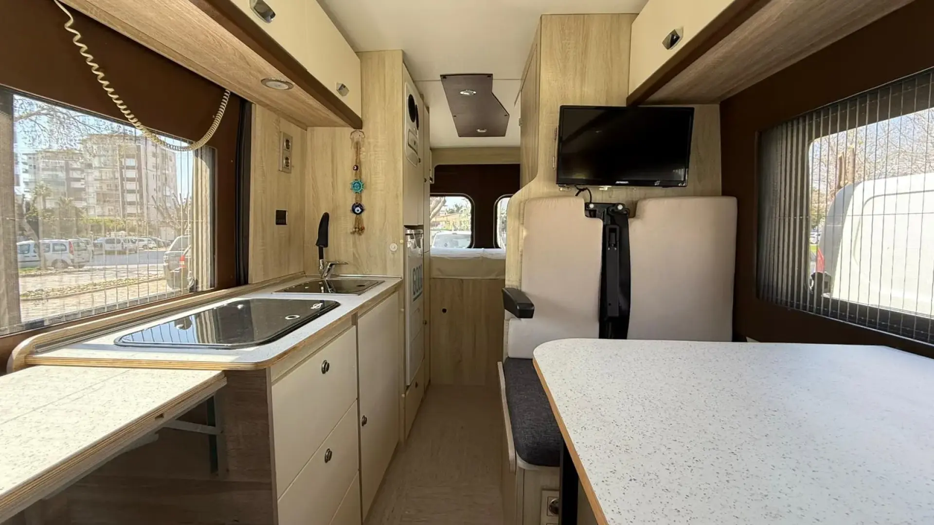 Campervan Nomadic 1