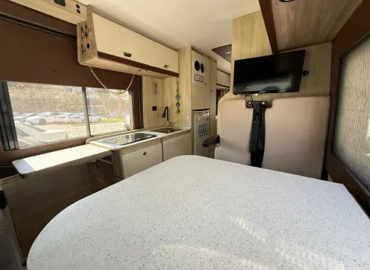 Campervan Nomadic 1