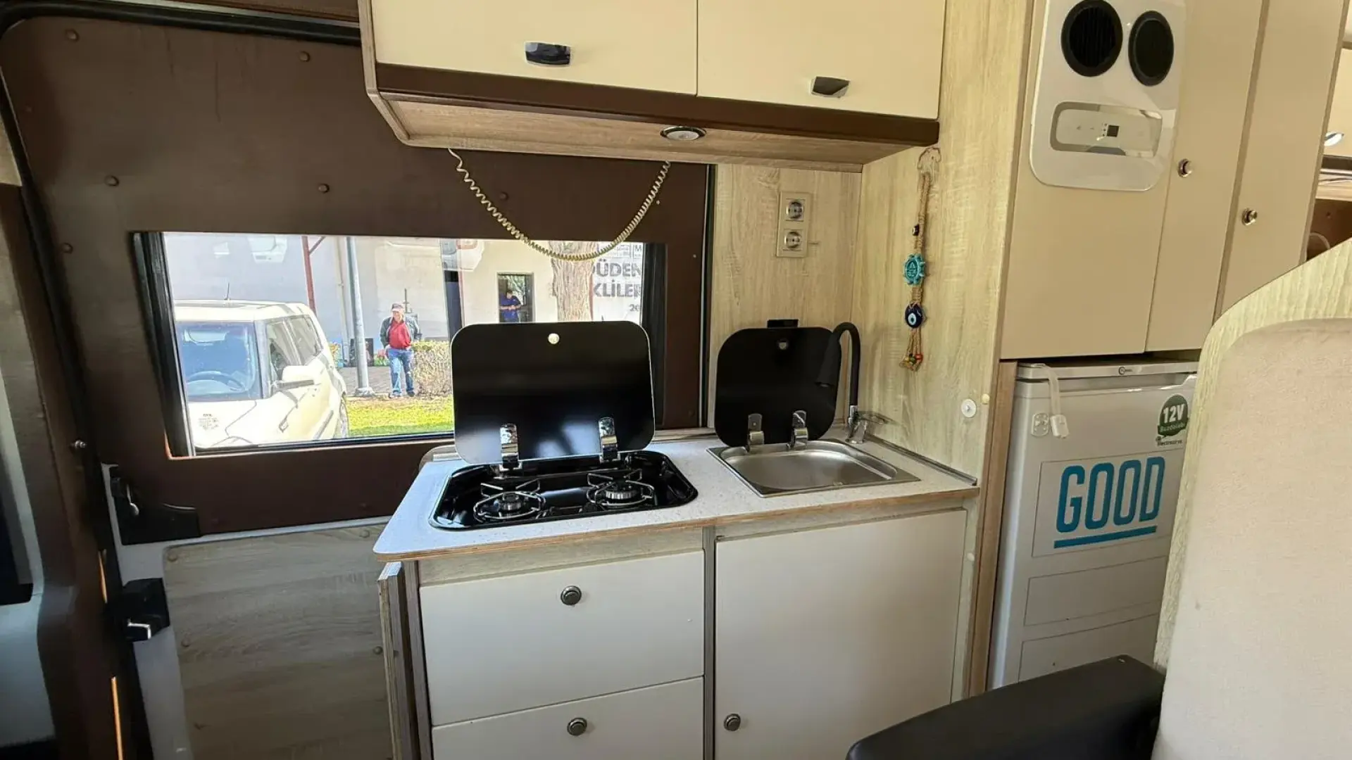 Campervan Nomadic 1