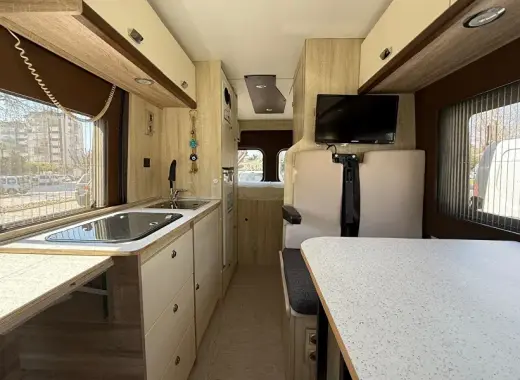 Campervan Nomadic 1