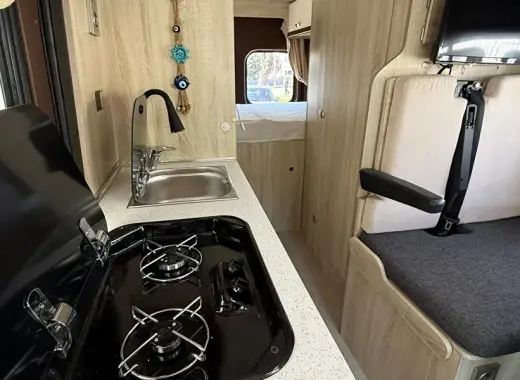 Campervan Nomadic 1