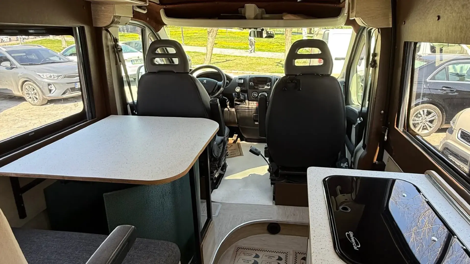 Campervan Nomadic 1